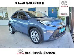 Blauw, metallic lak Gebruikt 2024 Toyota Aygo Hatchback | € 20.450 (Goede deal)