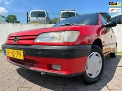 Rood Gebruikt 1994 Peugeot 306 | € 3.999