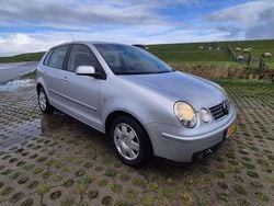 Zilver Gebruikt 2005 VW Polo Highline Hatchback | € 750 (Super prijs)