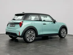 Groen Nieuw 2025 Mini Cooper Classic Hatchback | € 41.945