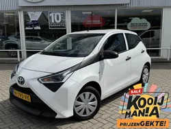 Wit Gebruikt 2022 Toyota Aygo Hatchback | € 12.450 (Super prijs)