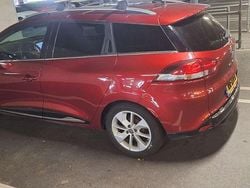 Rood Gebruikt 2018 Renault Clio GrandTour LIMITED Stationwagen | € 6.700 (Super prijs)