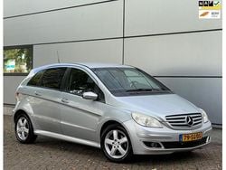 Grijs Gebruikt 2006 Mercedes B200 MPV | € 2.750 (Eerlijke prijs)
