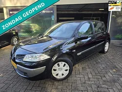 Zwart Gebruikt 2006 Renault Mégane II Dynamique Hatchback | € 4.450 (Duur)