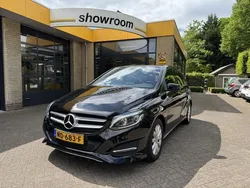 Zwart Gebruikt 2017 Mercedes B160 Ambition MPV | € 13.895 (Goede deal)