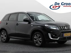 Zwart Gebruikt 2022 Suzuki Vitara SUV | € 22.950 (Eerlijke prijs)
