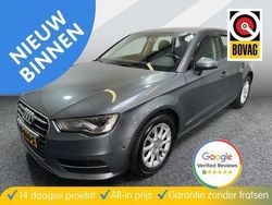 Grijs, metallic lak Gebruikt 2016 Audi A3 Sportback Ambiente Hatchback | € 15.500 (Eerlijke prijs)