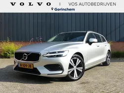 Grijs Gebruikt 2021 Volvo V60 Momentum Stationwagen | € 29.450 (Super prijs)