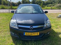 Zwart Gebruikt 2010 Opel Astra Edition Coupé | € 1.999 (Super prijs)