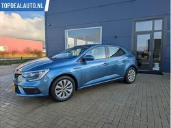Blauw Gebruikt 2016 Renault Mégane III Life Hatchback | € 9.950 (Eerlijke prijs)