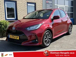 Rood Gebruikt 2021 Toyota Yaris Hatchback | € 20.600 (Eerlijke prijs)