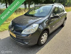 Grijs Gebruikt 2008 Renault Clio GrandTour Stationwagen | € 3.499 (Eerlijke prijs)