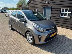 Grijs, metallic lak Gebruikt 2017 Kia Picanto Comfort Hatchback | € 5.750 (Eerlijke prijs)