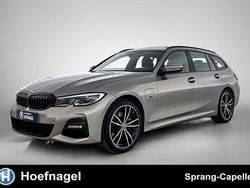 Grijs Gebruikt 2021 BMW 320 M Sport Stationwagen | € 30.950 (Eerlijke prijs)