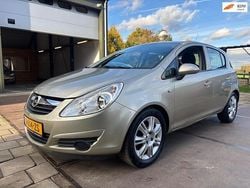 Geel Gebruikt 2009 Opel Corsa Essentia Hatchback | € 2.250 (Goede deal)