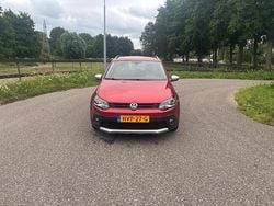 Rood Gebruikt 2014 VW Polo Cross Hatchback | € 7.850 (Eerlijke prijs)