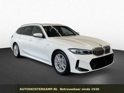 Wit Gebruikt 2023 BMW 330 M Sport Stationwagen | € 59.950 (Duur)