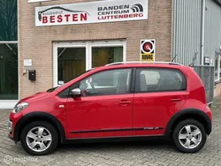 Rood Gebruikt 2013 VW cross up! Hatchback | € 6.495 (Eerlijke prijs)
