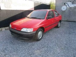 Rood Gebruikt 1992 Ford Escort Sedan | € 2.495