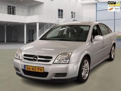 Grijs Gebruikt 2004 Opel Vectra GTS Elegance Hatchback | € 999 (Goede deal)