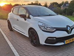 Wit (parellak) Gebruikt 2014 Renault Clio R.S. R.S. Hatchback | € 11.250