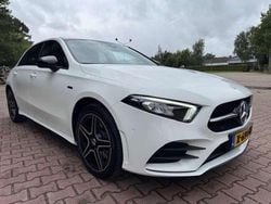 Wit Gebruikt 2020 Mercedes A250 Business Hatchback | € 24.600 (Eerlijke prijs)