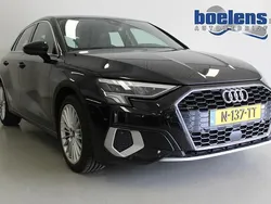 Zwart, metallic lak Gebruikt 2022 Audi A3 Sportback Advanced Hatchback | € 15.984 (Super prijs)