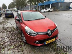 Rood Gebruikt 2012 Renault Clio IV Collection Hatchback | € 3.950 (Super prijs)