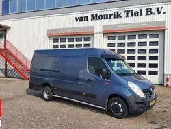 Blauw Gebruikt 2017 Renault Master Van | € 12.900 (Goede deal)