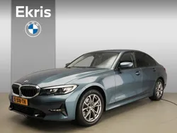 Blue ridge mountain metallic (blauw metallic) Gebruikt 2021 BMW 320 Shadowline Sedan | € 31.900 (Super prijs)