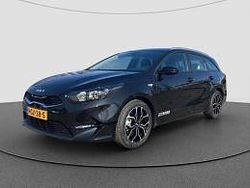 Aurora black (donker zwart metallic) Gebruikt 2025 Kia Ceed Sportswagon Comfort Stationwagen | € 27.950 (Duur)