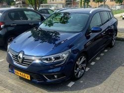 Blauw Gebruikt 2017 Renault Mégane GrandTour Bose Edition Stationwagen | € 10.950 (Eerlijke prijs)