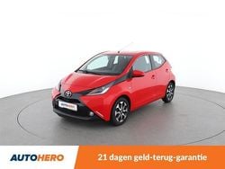 Rood Gebruikt 2017 Toyota Aygo X-play Hatchback | € 11.549 (Eerlijke prijs)