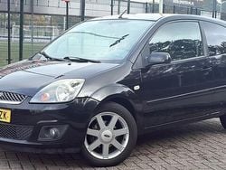Zwart Gebruikt 2007 Ford Fiesta Futura Hatchback | € 2.149 (Eerlijke prijs)