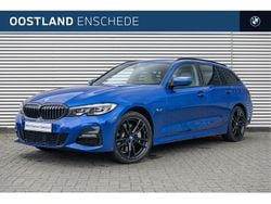 Blauw Gebruikt 2022 BMW 330e Executive Stationwagen | € 36.500 (Goede deal)