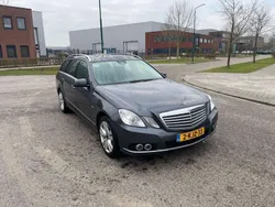 Grijs Gebruikt 2009 Mercedes E250 Stationwagen | € 8.750 (Eerlijke prijs)