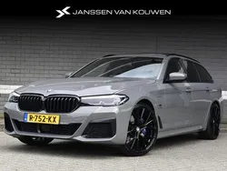 Grijs Gebruikt 2022 BMW 530e Stationwagen | € 44.445 (Eerlijke prijs)