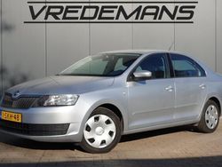 Grijs, metallic lak Gebruikt 2013 Skoda Rapid Elegance Hatchback | € 5.450