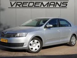 Grijs, metallic lak Gebruikt 2013 Skoda Rapid Elegance Hatchback | € 5.950 (Eerlijke prijs)