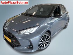 Grijs Nieuw 2025 Toyota Yaris Hybrid Sport Hatchback | € 35.950 (Duur)