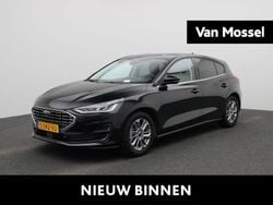Zwart Gebruikt 2023 Ford Focus Titanium Hatchback | € 22.900 (Eerlijke prijs)