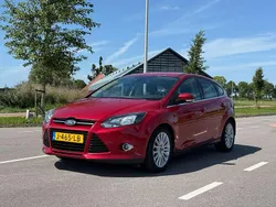 Rood Gebruikt 2011 Ford Focus Hatchback | € 5.245 (Goede deal)