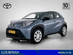 Grijs Gebruikt 2024 Toyota Aygo Play Hatchback | € 17.945 (Eerlijke prijs)