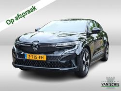 Zwart (parellak) Gebruikt 2024 Renault Mégane IV Equilibre Hatchback | € 24.900