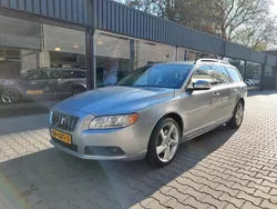 Grijs, metallic lak Gebruikt 2008 Volvo V70 Momentum Stationwagen | € 9.944 (Eerlijke prijs)