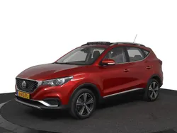 Rood Gebruikt 2020 MG ZS Luxury Sedan | € 15.495 (Eerlijke prijs)