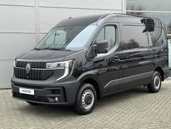 Noir nacré nv676 Gebruikt 2024 Renault Master Van | € 36.580 (Eerlijke prijs)