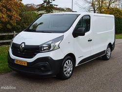 Gebruikt 2015 Renault Trafic MPV | € 6.799