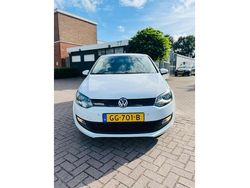 Wit Gebruikt 2015 VW Polo Edition Hatchback | € 7.999 (Eerlijke prijs)