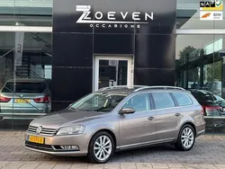 Bruin Gebruikt 2011 VW Passat Highline Stationwagen | € 7.995 (Eerlijke prijs)
